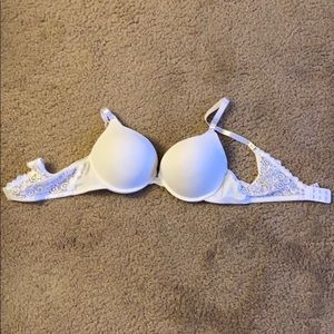 NEW never worn bra from ILYS. Adds 2 cup sizes.